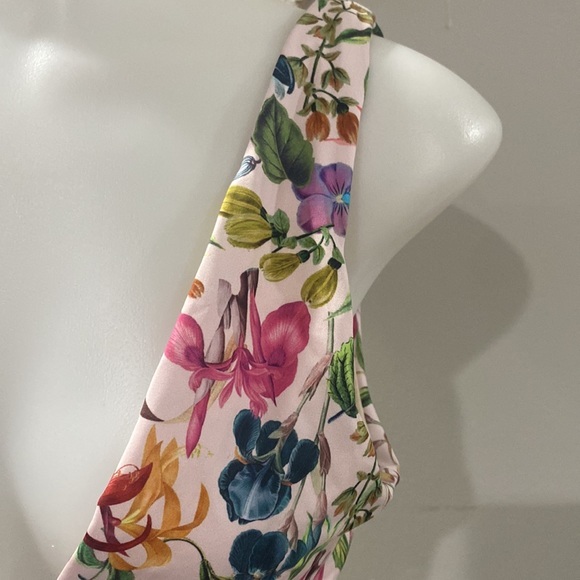 NWOT! Floral Print‎ Bikini Top - Picture 2 of 6